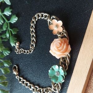 B288 Goldtone Crystal Embellished Flower Trio Bracelet